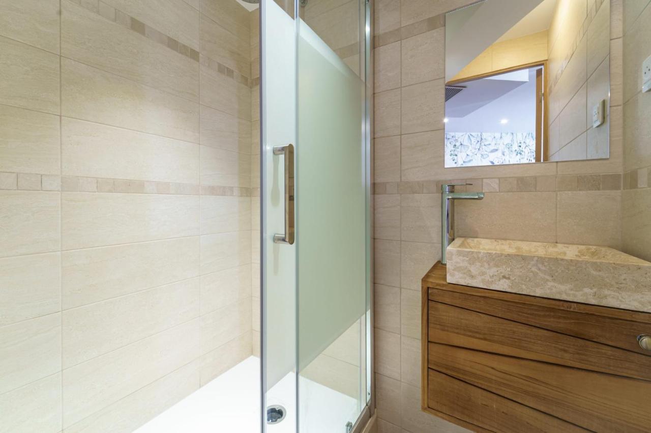 Appartamento Parisian Flat With Eiffel Tower View *